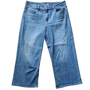 Old Navy Cropped Wow Wide-Leg Crop Jeans in Light Blue